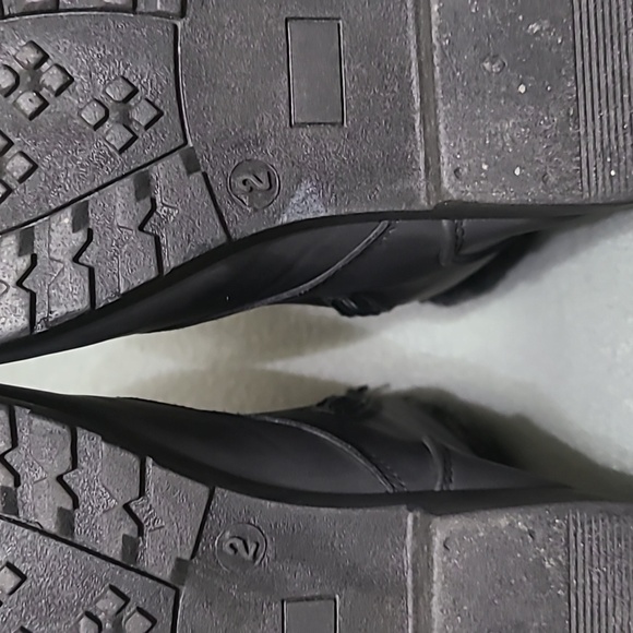 CHEROKEE Girls Black Lace Up Side Zip Fleece Tip Ankle Booties - Size 2 - Picture 9 of 10